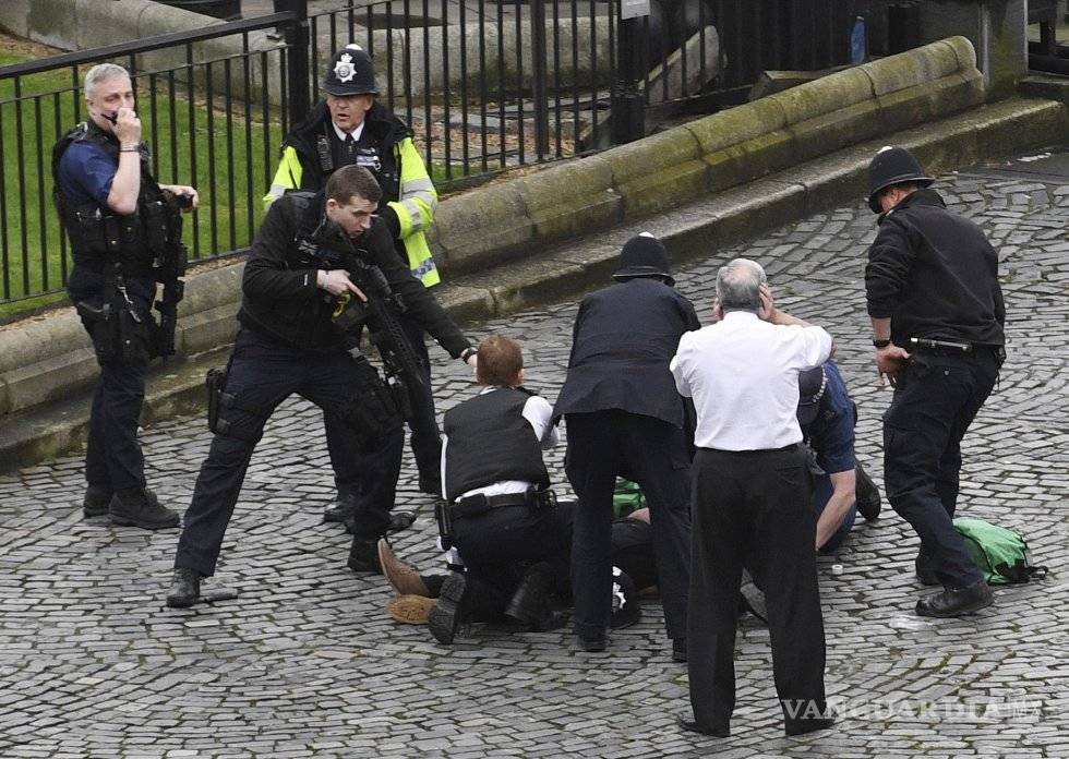 $!Terrorismo pone de luto a Londres; suman cinco muertos y 40 heridos