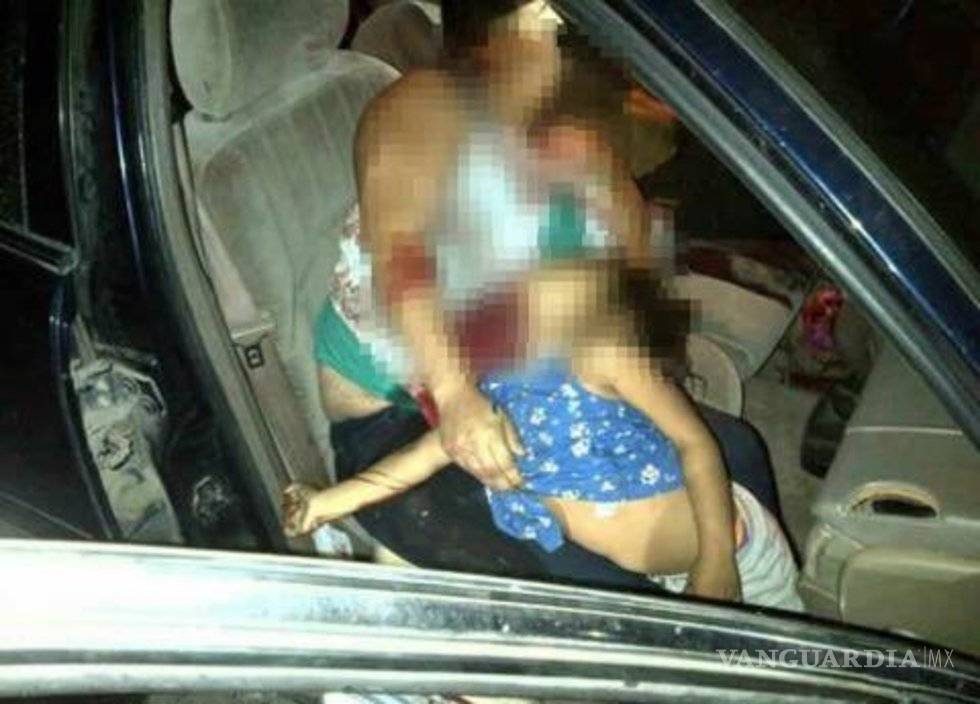 $!Reportan en redes bloqueos de carreteras a Nuevo Laredo; llaman a viajeros a evitar zona