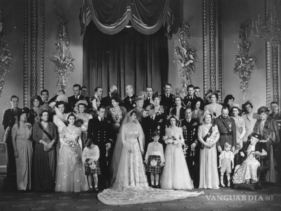 $!¡Un año más! La Reina Isabel II y Felipe de Edimburgo celebran 73 años de matrimonio