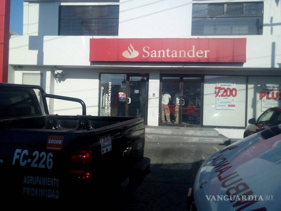 $!Toman de rehén a gerente en un banco de Saltillo, y sujetos se llevan 5 millones de pesos