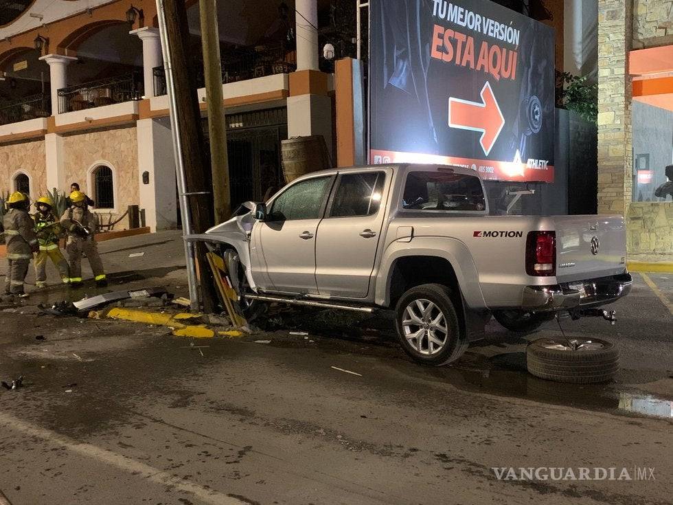 $!Sufre accidente automovilístico ex alcalde de Saltillo, Jericó Abramo Masso