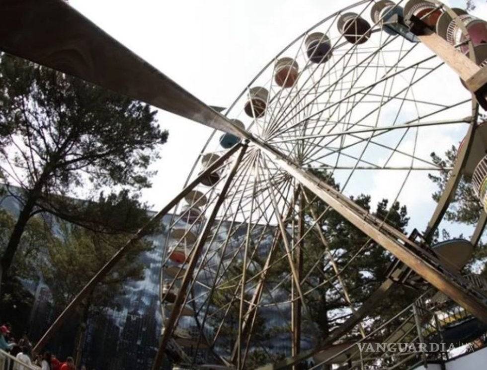 $!Joven queda en silla de ruedas tras caer de juego en Six Flags y no lo admiten en colegios de Monclova