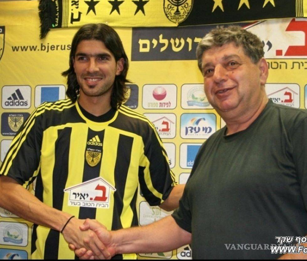 $!¡¿Estás 'Loco', Abreu?! El delantero uruguayo llega a su equipo número 29