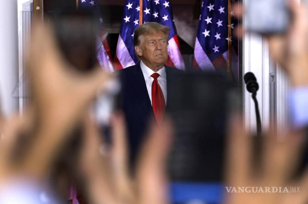$!El expresidente de los Estados Unidos, Donald J. Trump, habla afuera del Trump National Golf Club, en Bedminster, Nueva Jersey.