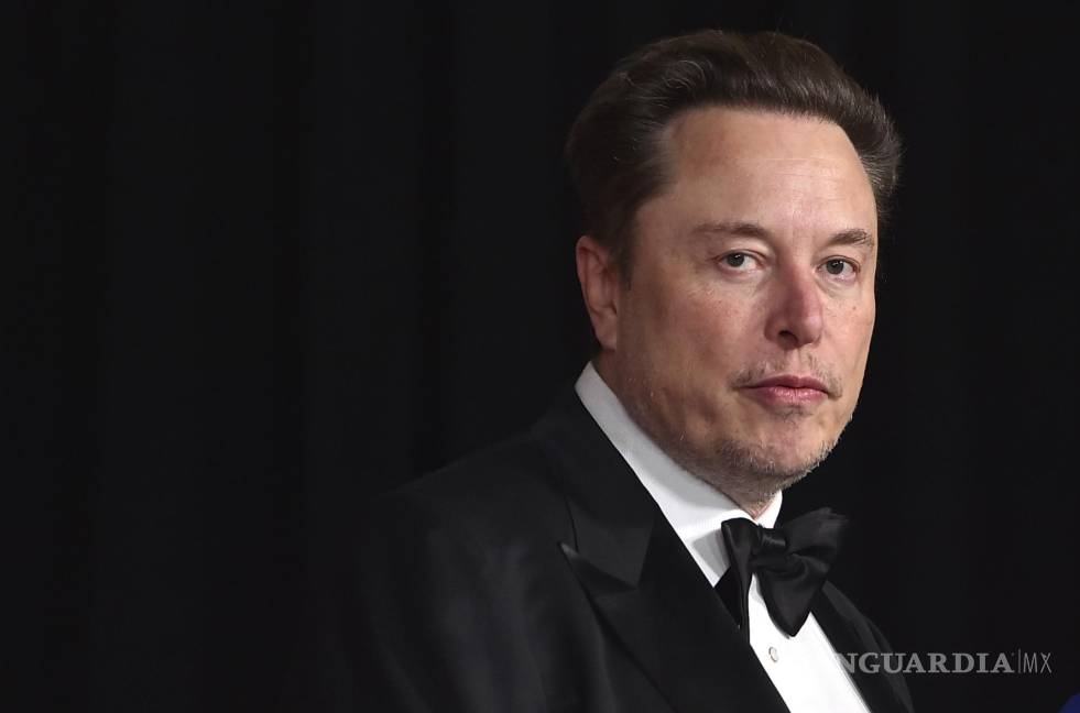 $!Elon Musk, CEO de Tesla, anunció que los planes de la compañía para construir una planta de autos eléctricos en el norte de México están detenidos.