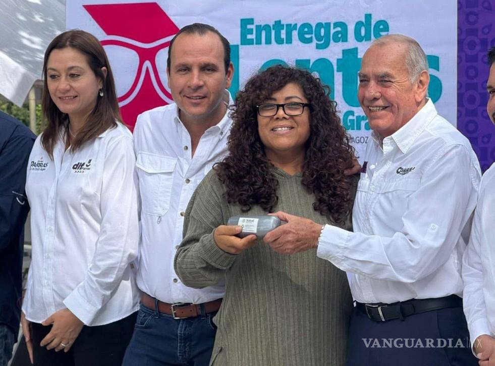 $!Autoridades estatales encabezaron la entrega que tiene como objetivo garantizar el acceso a la salud visual a personas en situación vulnerable.