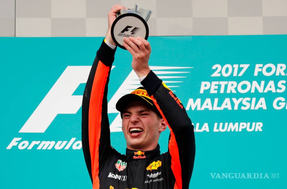 Verstappen, de Red Bull, celebra su cumpleaños ganando el GP en Malasia