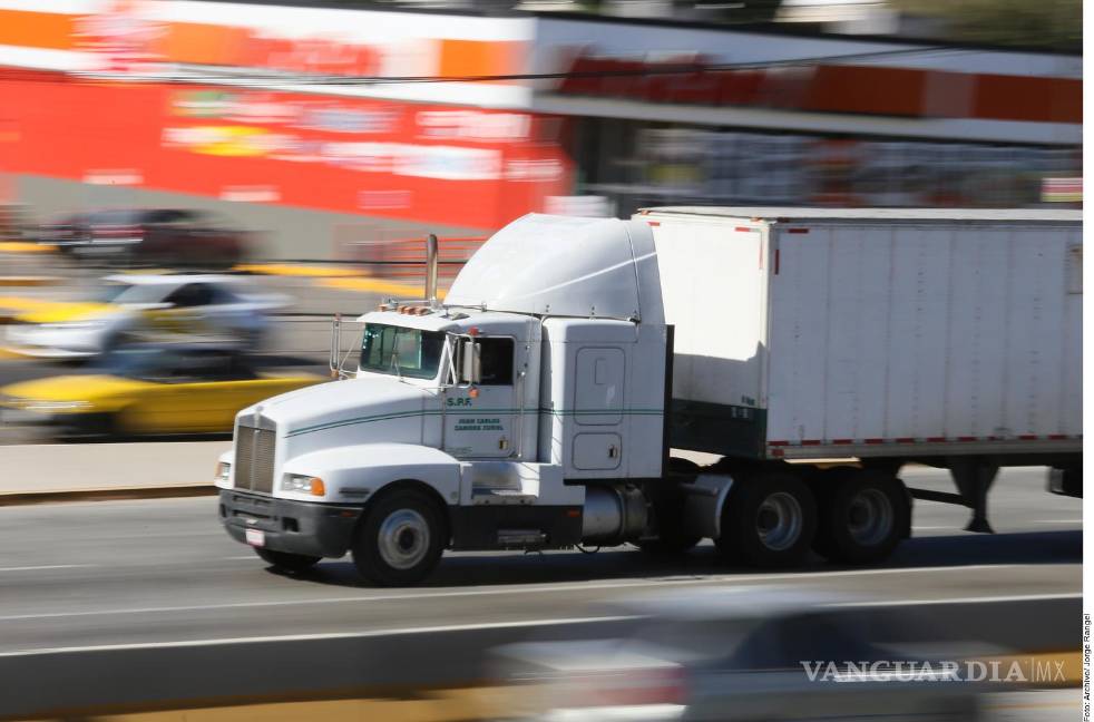 $!El área metropolitana de Monterrey es uno de los focos rojos en extorsiones en contra de los transportistas.
