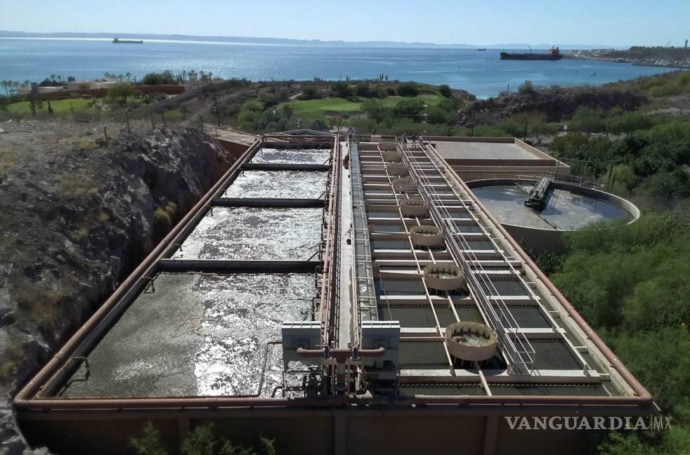 $!La gran industria cuenta con plantas de tratamiento para reutilizar el agua en sus procesos.