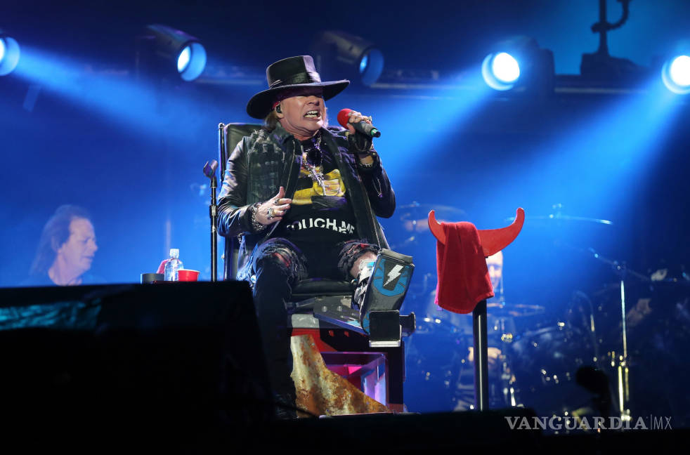 $!Axl Rose pasa la prueba de fuego con debut en AC/DC