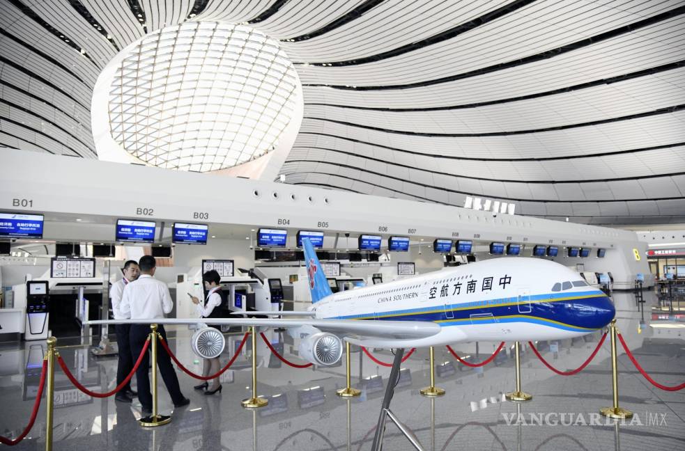 $!El Aeropuerto Internacional Daxing de Beijing tiene la mayor terminal del mundo