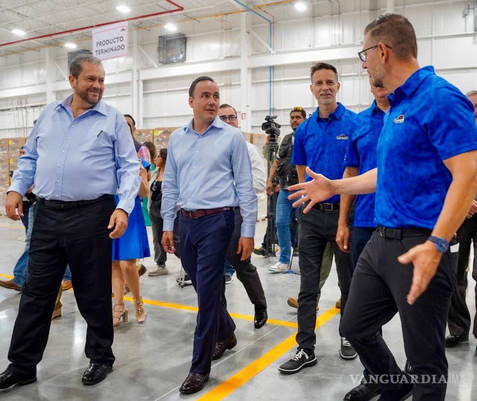 $!El alcalde Tomás Gutiérrez Merino destacó que cada empresa que llega representa oportunidades laborales y mejor calidad de vida para la población.