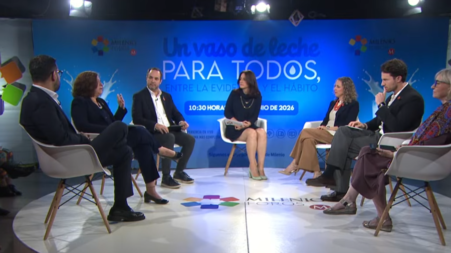 Especialistas de distintos sectores participaron en el foro “Un vaso de leche para todos...”, donde analizaron los desafíos y oportunidades de la industria láctea en México. FOTO: CORTESÍA