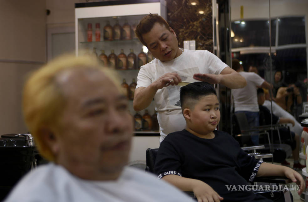 $!Antes de la cumbre, en Vietnam ofrecen cortes de pelo tipo “Kim” o “Trump”