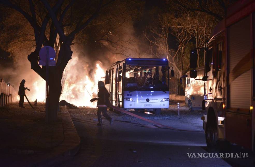$!Coche bomba deja al menos 28 muertos en Ankara