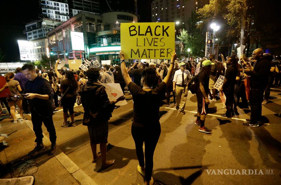 Charlotte impone toque de queda tras disturbios