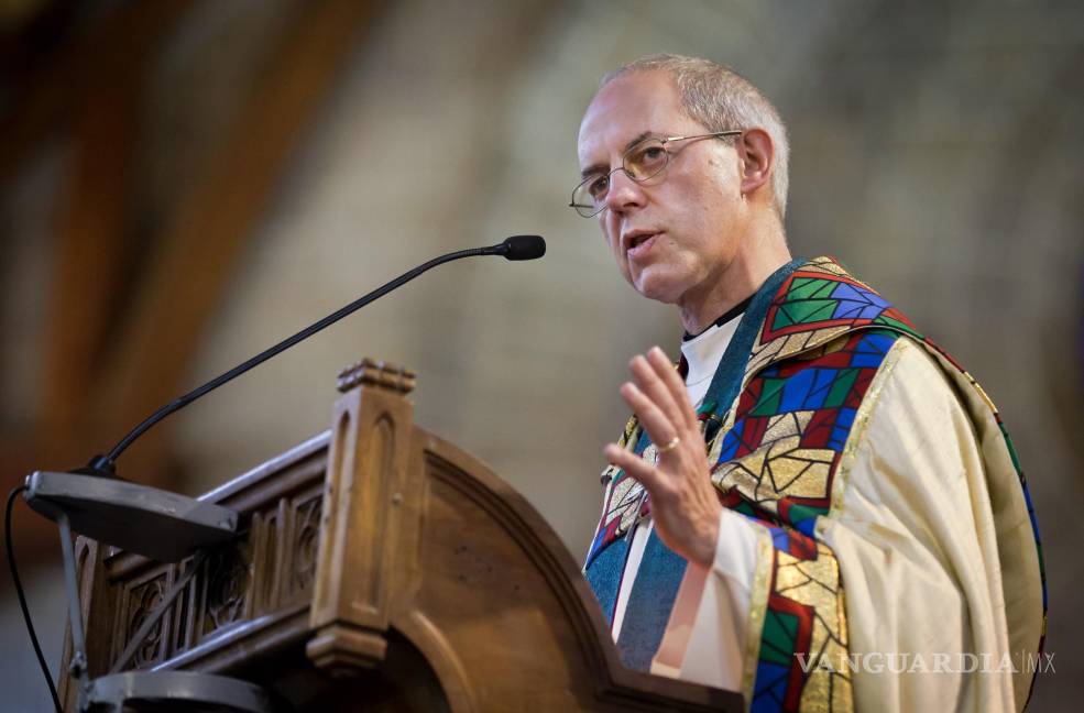 $!Imagen del domingo 20 de octubre de 2013, el arzobispo de Canterbury, Justin Welby, dirige un servicio en la Catedral de Todos los Santos en Nairobi, Kenia.