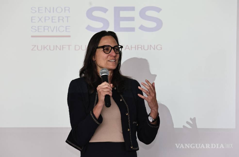 $!Cooperación Binacional: Cristina Zametzer, de la Embajada de Alemania en México, junto a Volker Lehr (SES), durante su visita a Saltillo para evaluar proyectos de cooperación.