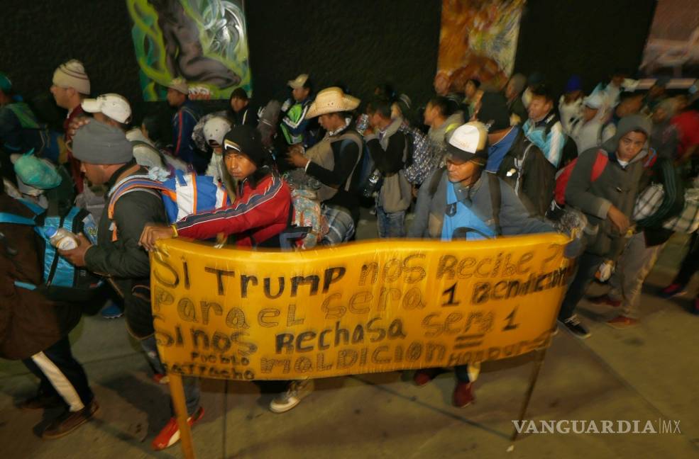 $!Ante la llegada de la caravana migrante a Tijuana, EU refuerza su frontera con soldados