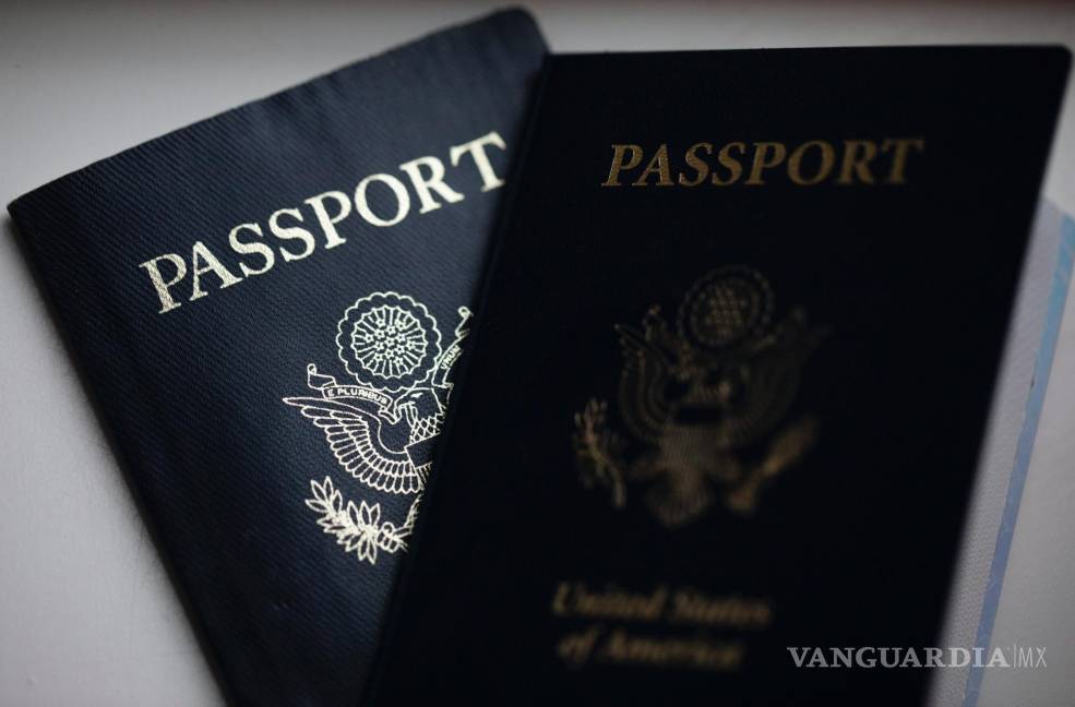 $!Portada de un pasaporte estadounidense. Las solicitudes de pasaportes de EU se estrellaron contra un muro de la burocracia gubernamental.