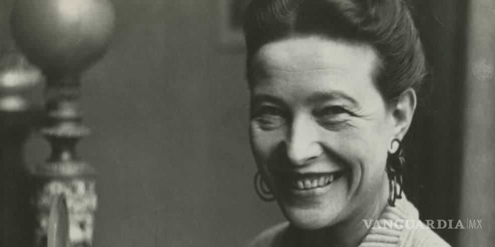 $!Simone de Beauvoir, un legado de 110 años en frases y 8 bits