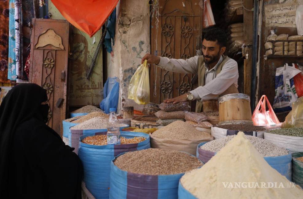 $!La FAO advirtió que varios países pobres que dependen de las importaciones de trigo y cereales, podrían sufrir un aumento en los precios. EFE/EPA/Yahya Arhab