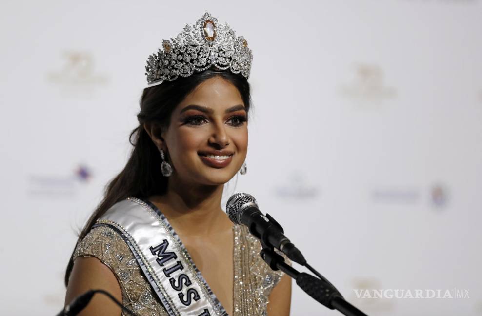 $!Ahora, si bien esto puede parecer relativamente inofensivo, Miss India en realidad se veía muy incomoda, sin embargo dejó atrás el incómodo momento para festejar su victoria.