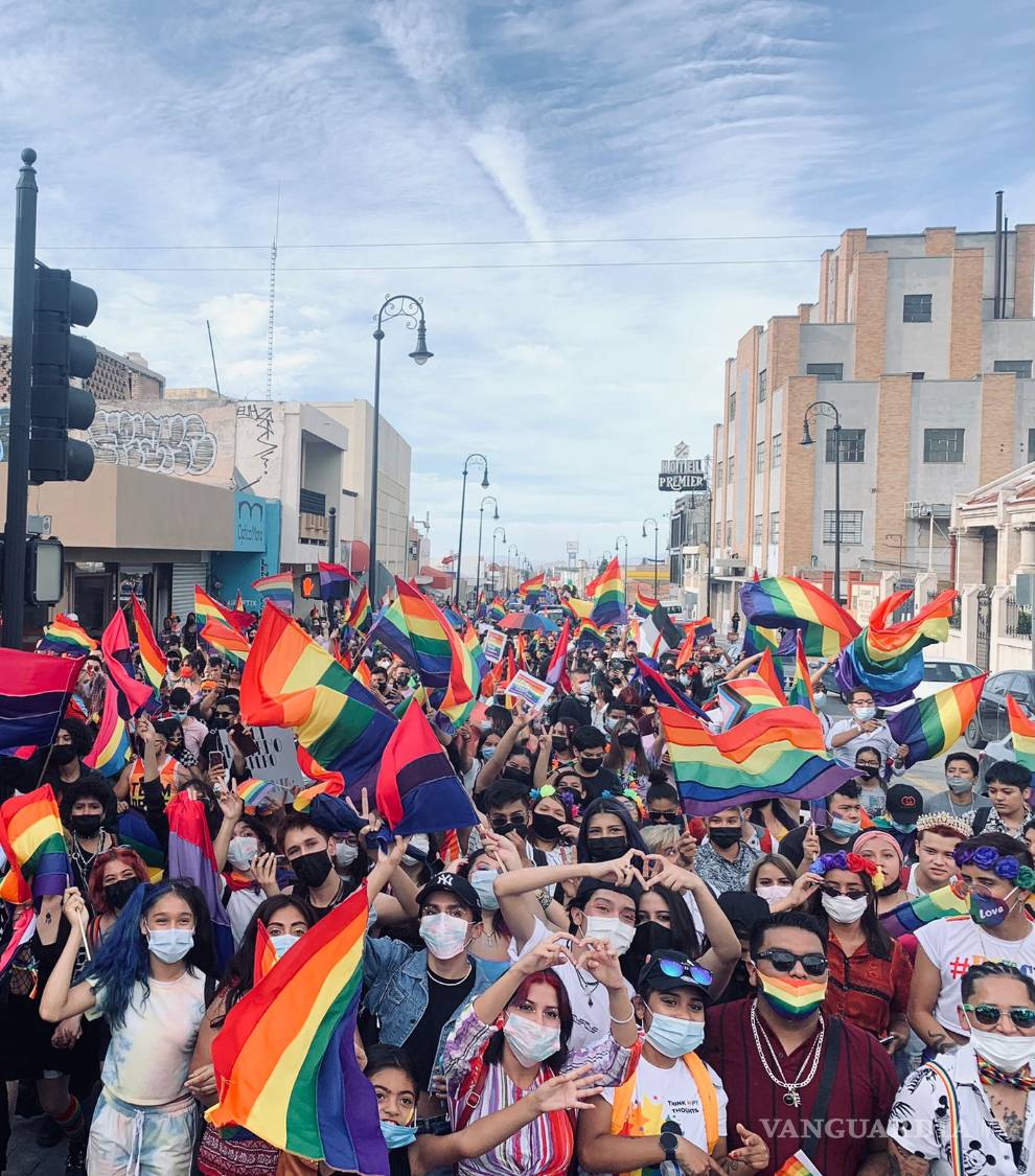 $!Los colores del arcoíris vuelven a pintar a Saltillo con marcha LGBT