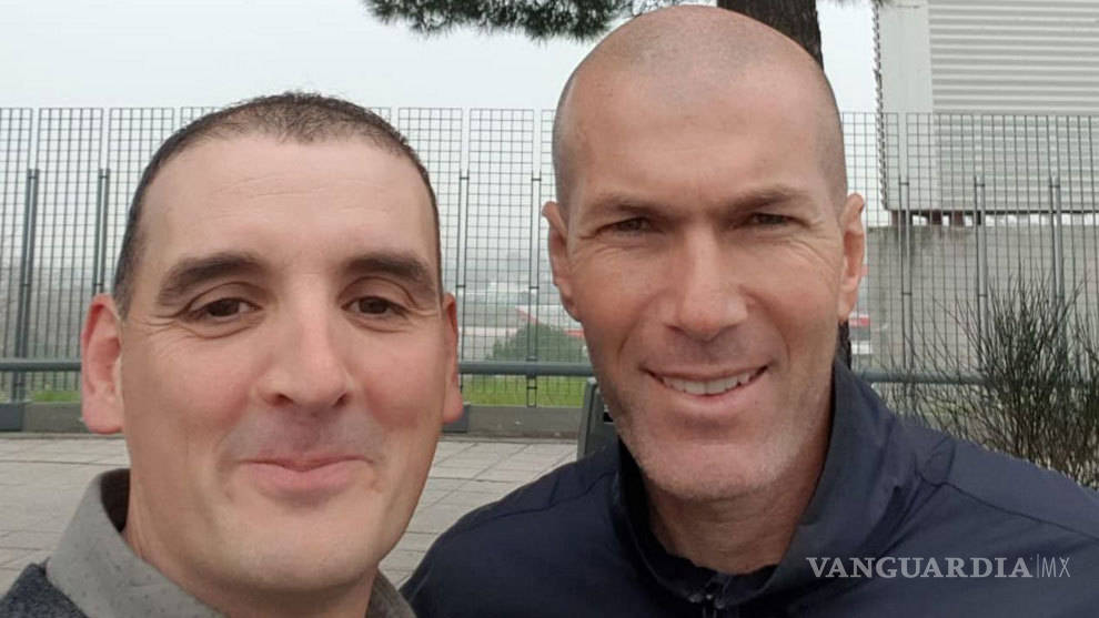 $!Zidane choca en España...y lo resuelve con una 'selfie'