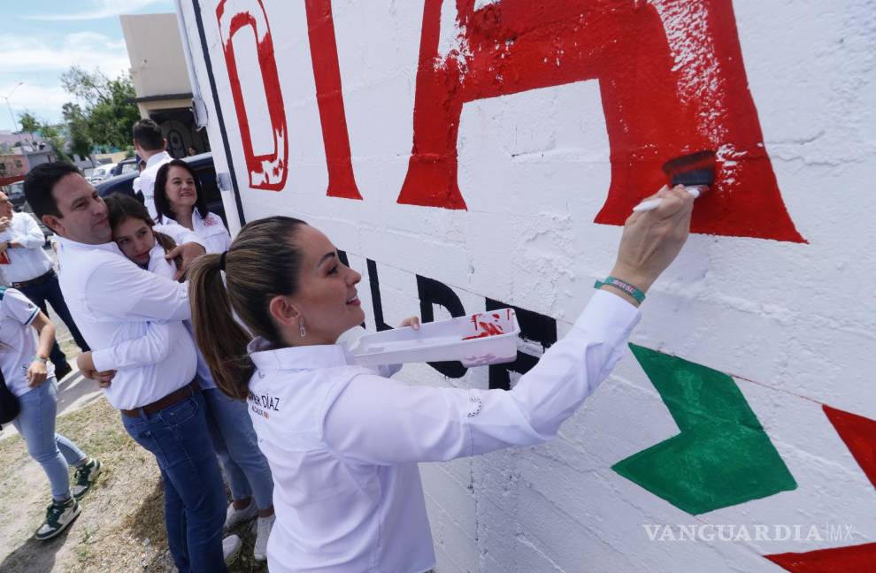 $!El candidato a la alcaldía de Saltillo presentó su plan de inversión en tecnología para mejorar los servicios públicos y la seguridad en las colonias de la ciudad.