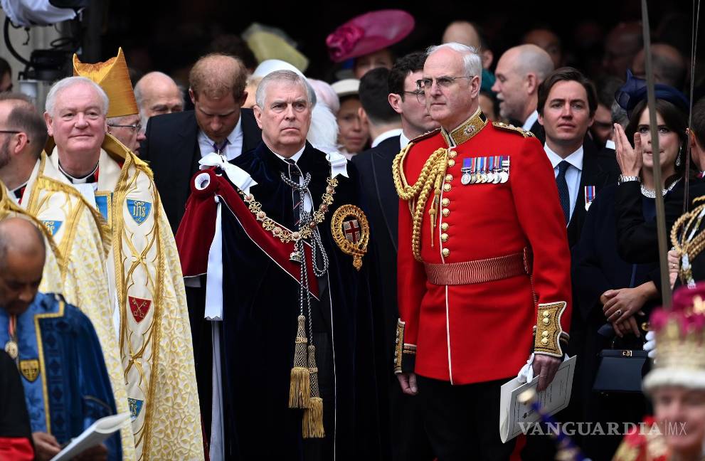 Así inicia el reinado del Carlos III tras una larga espera para ser el monarca británico (fotos)