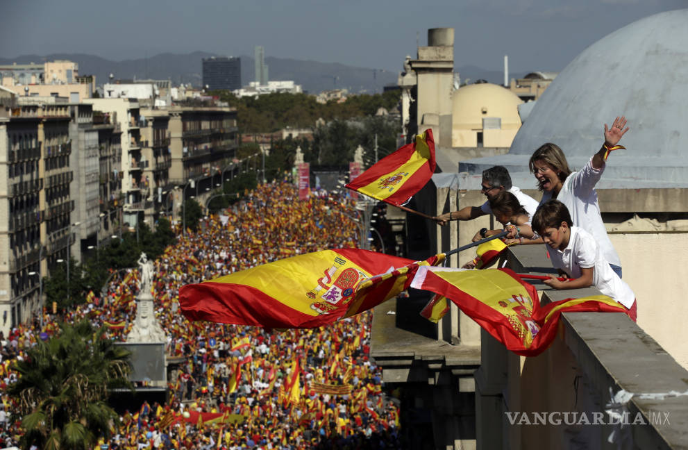 $!&quot;No&quot; a independencia de Cataluña: Miles marchan en Barcelona