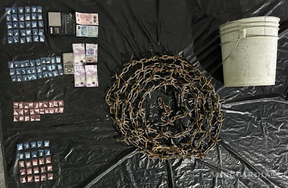 Una menor de 14 años y cuatro adultos son detenidos con 130 dosis de cristal, en Nuevo León