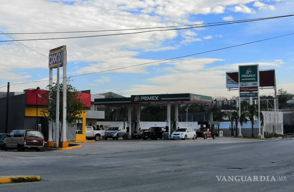 $!Continúa escasez de gasolina en Monclova y la Región Centro