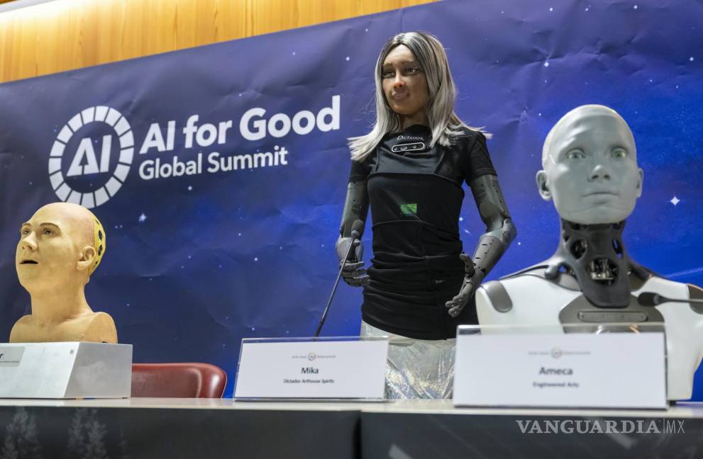 $!Robots en una conferencia de prensa de la cumbre mundial ‘AI for Good’ de la Unión Internacional de Telecomunicaciones (UIT) en Ginebra, Suiza.