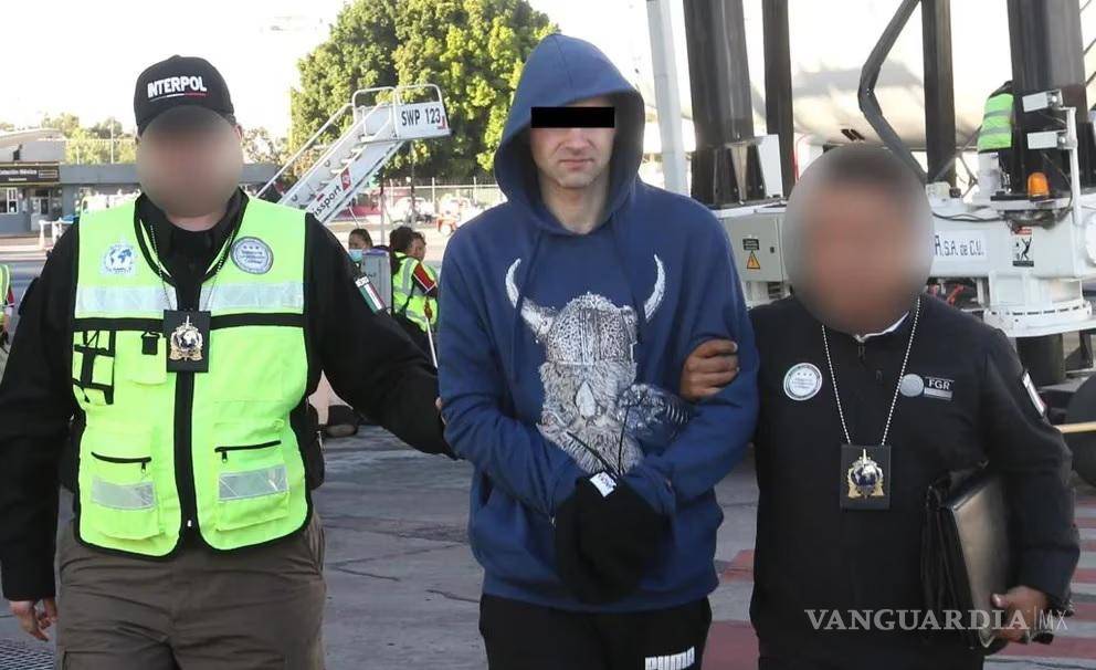 $!Mihai “A” fue recibido para su extradición en el Aeropuerto Internacional de Varsovia y al llegar a México fue puerto a disposición de la autoridad judicial mexicana