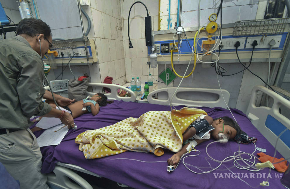 $!Brote de encefalitis en la India toma la vida de 114 niños