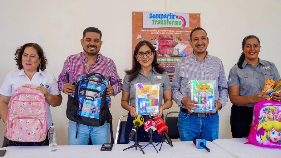 Teresita Escalante Contreras, presidenta honoraria del DIF Municipal, destacó que la campaña fomenta el valor de compartir y la conciencia sobre el reciclaje escolar.