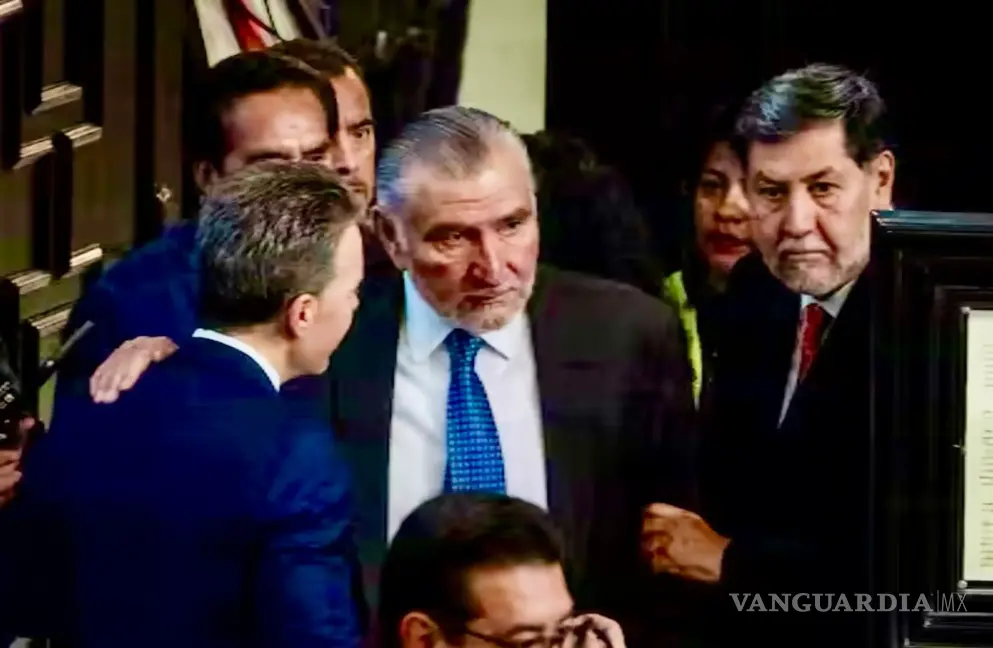 $!Al centro, Adán Augusto López, con senadores de MORENA y afines.