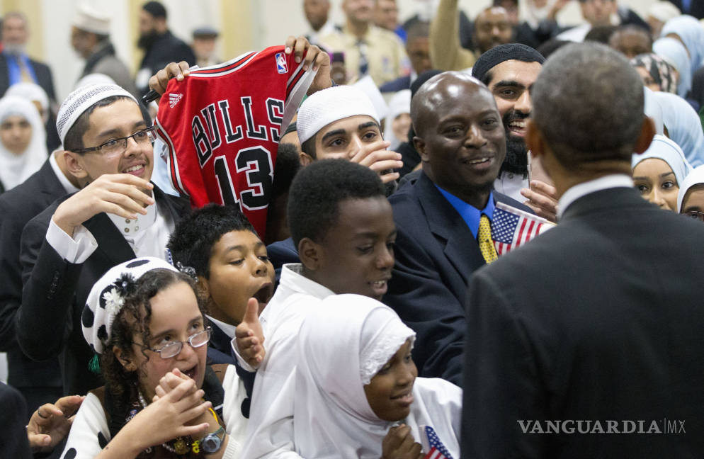 $!Obama visita por primera vez una mezquita en EU