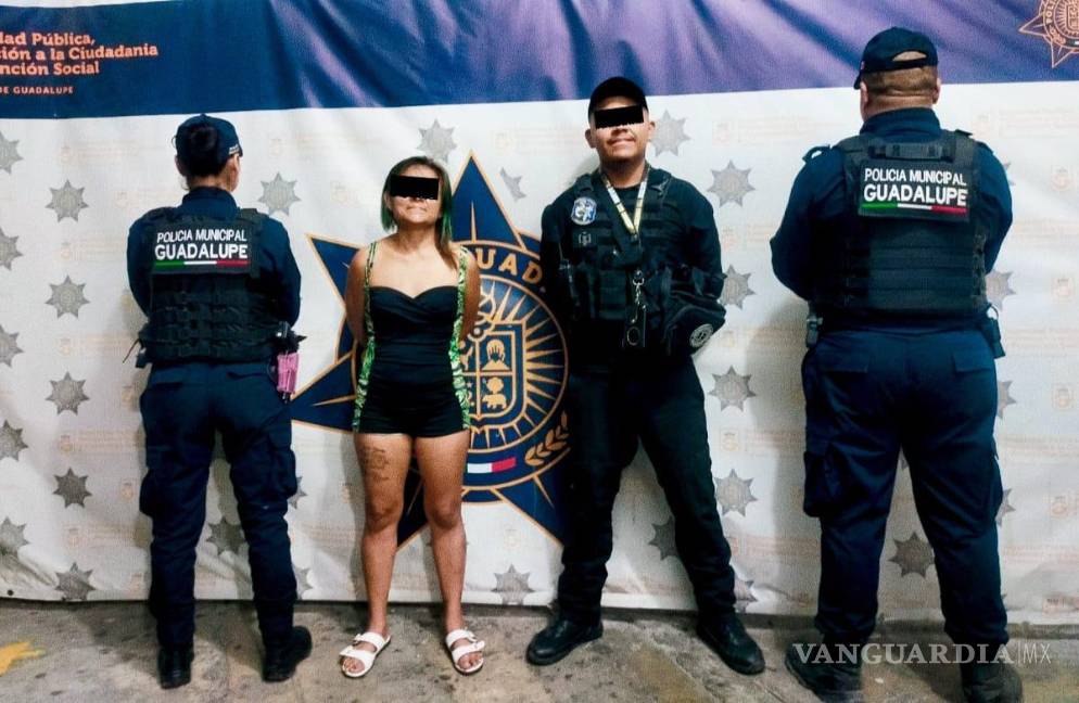 Cae joven que se hacía pasar por policía y vestía chaleco con la leyenda “Operaciones especiales”, en NL