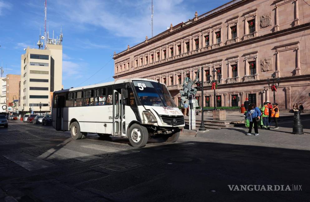 $!La carga vehicular desviada de General Cepeda, hacia Ignacio Allende ha generado problemas de infraestructura y seguridad, según los habitantes.