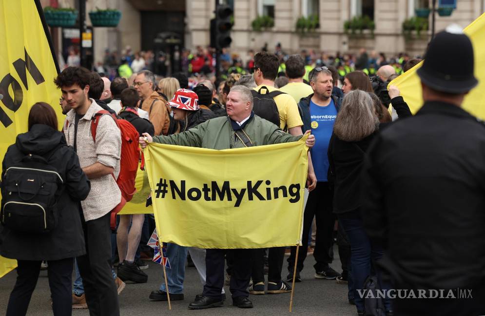 Así inicia el reinado del Carlos III tras una larga espera para ser el monarca británico (fotos)