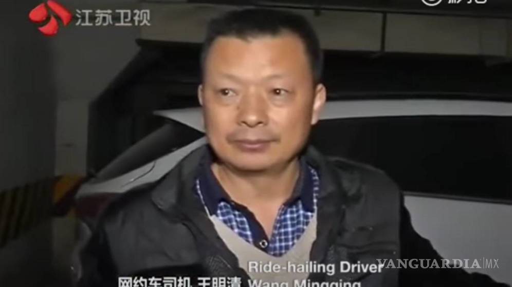 $!Tras 24 años, hombre encuentra a su hija gracias a su taxi en China