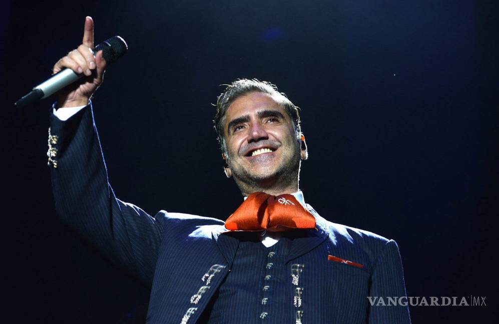 Alejandro Fernández está listo para enamorar a Saltillo