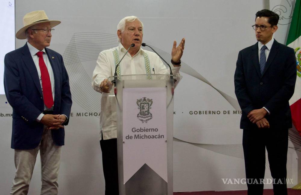 $!Ken Salazar, embajador de EU; Víctor Villalobos, secretario de Agricultura, y Roberto Velasco Álvarez, jefe de la unidad para América del Norte de la SRE.