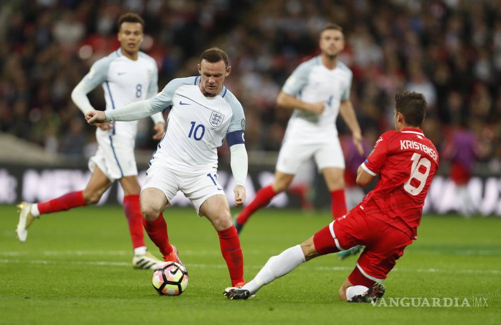 Inglaterra ganó caminando