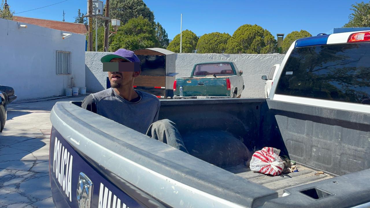 Detienen a ‘La Escoba’, sujeto que desmantelaba un vehículo en Parras, Coahuila . Noticias en tiempo real