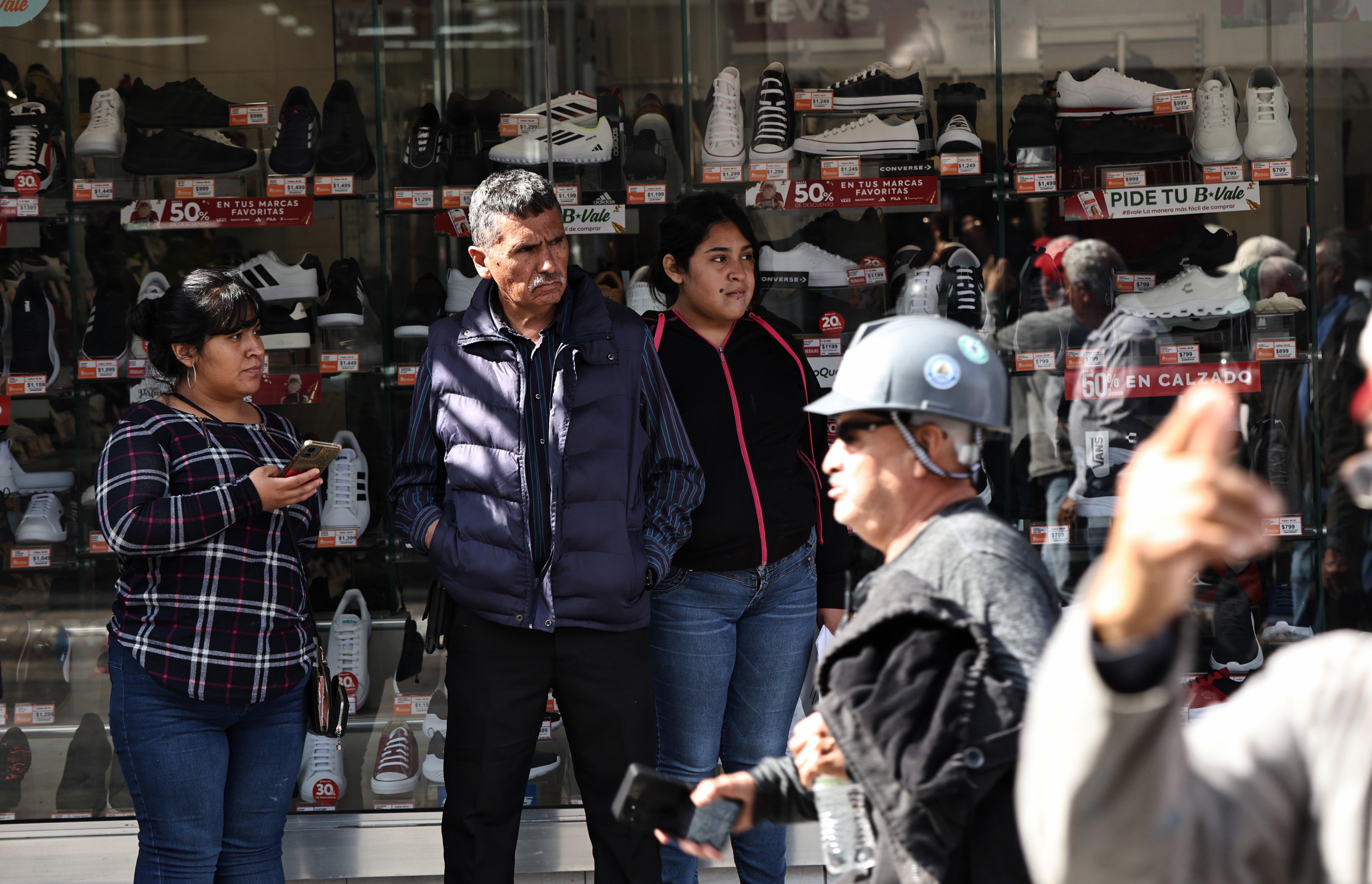  Exobreros de AHMSA regresan a Monclova, se reagrupan y planean marcha a Ciudad de México . Noticias en tiempo real