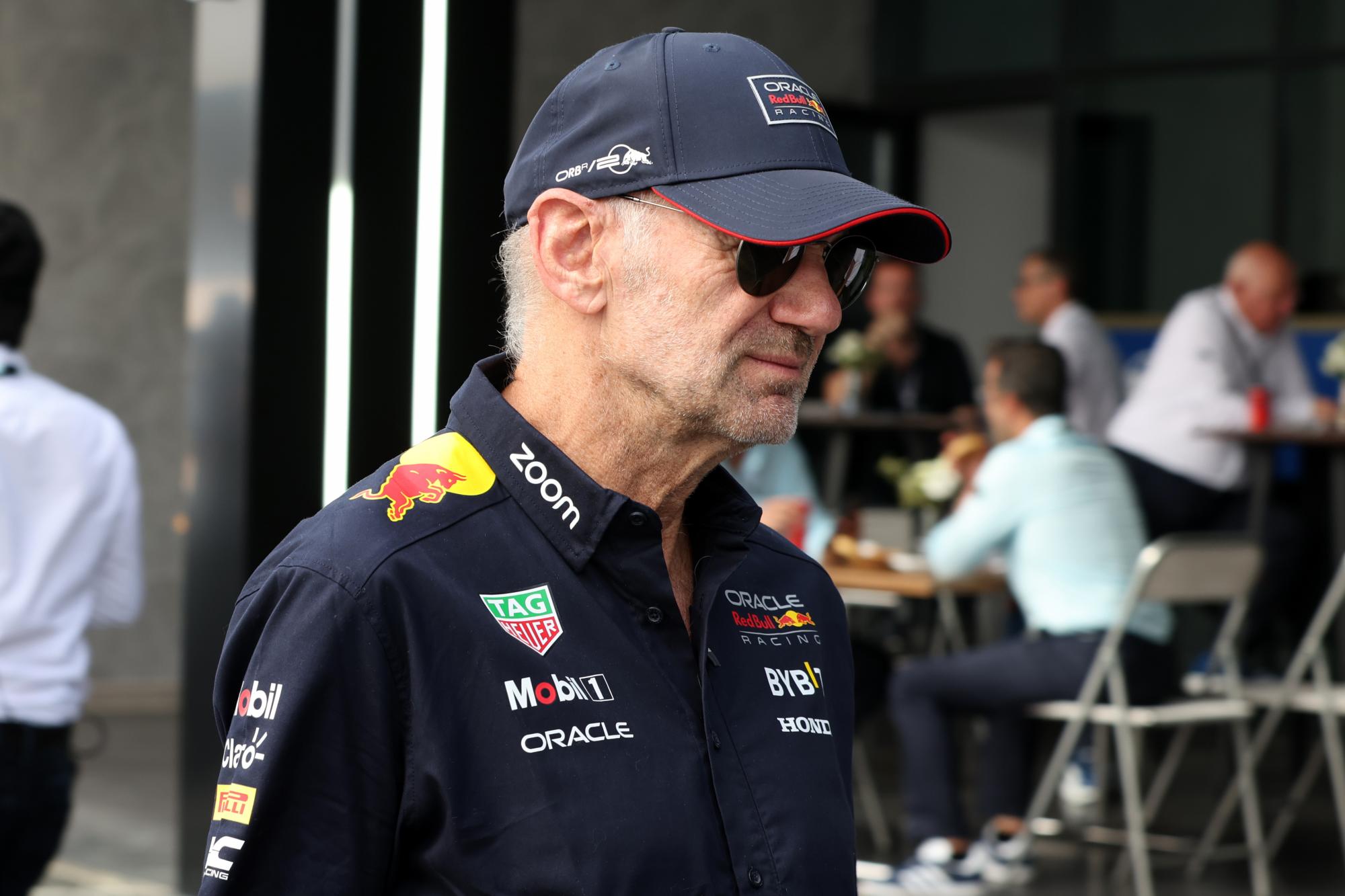 Adrian Newey deja a Red Bull tras 17 años, ‘culpable’ del subcampeonato de Checo Pérez. Noticias en tiempo real